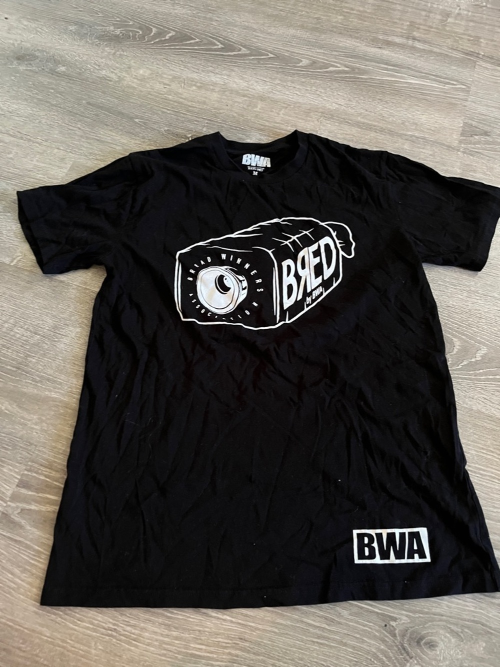 Men’s Black Short-Sleeve Graphic Logo Tee